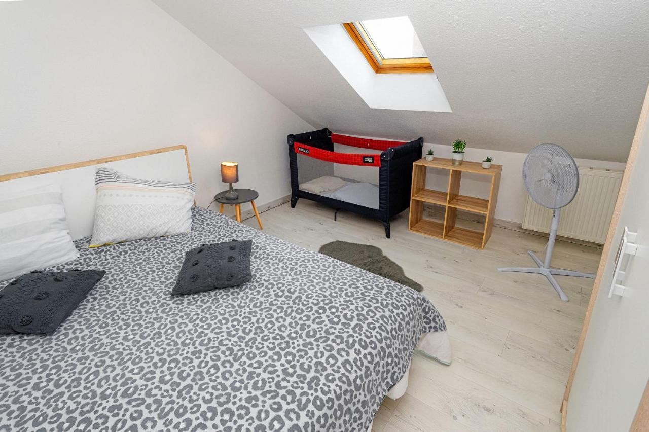 Ld - Location Montlucon Apartment Bagian luar foto